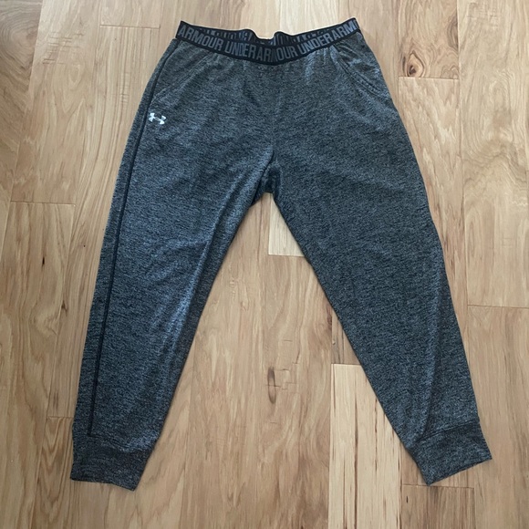 Women’s Under Armour Gray Joggers size large - Picture 1 of 3